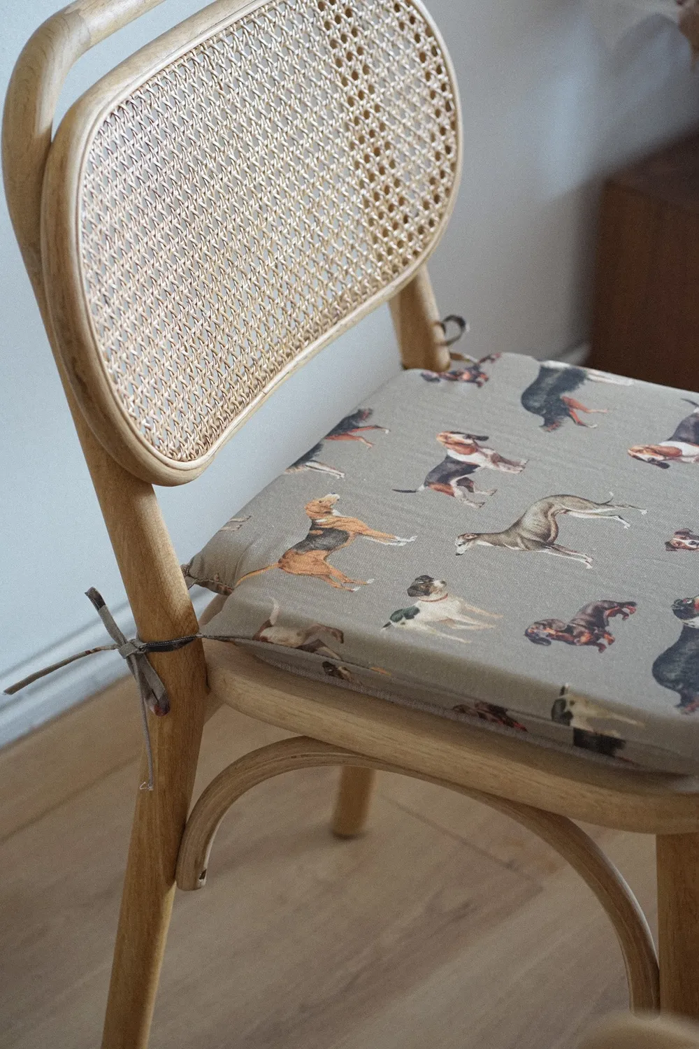 De La Mur Dog stolpute 40x40 cm hundeprint