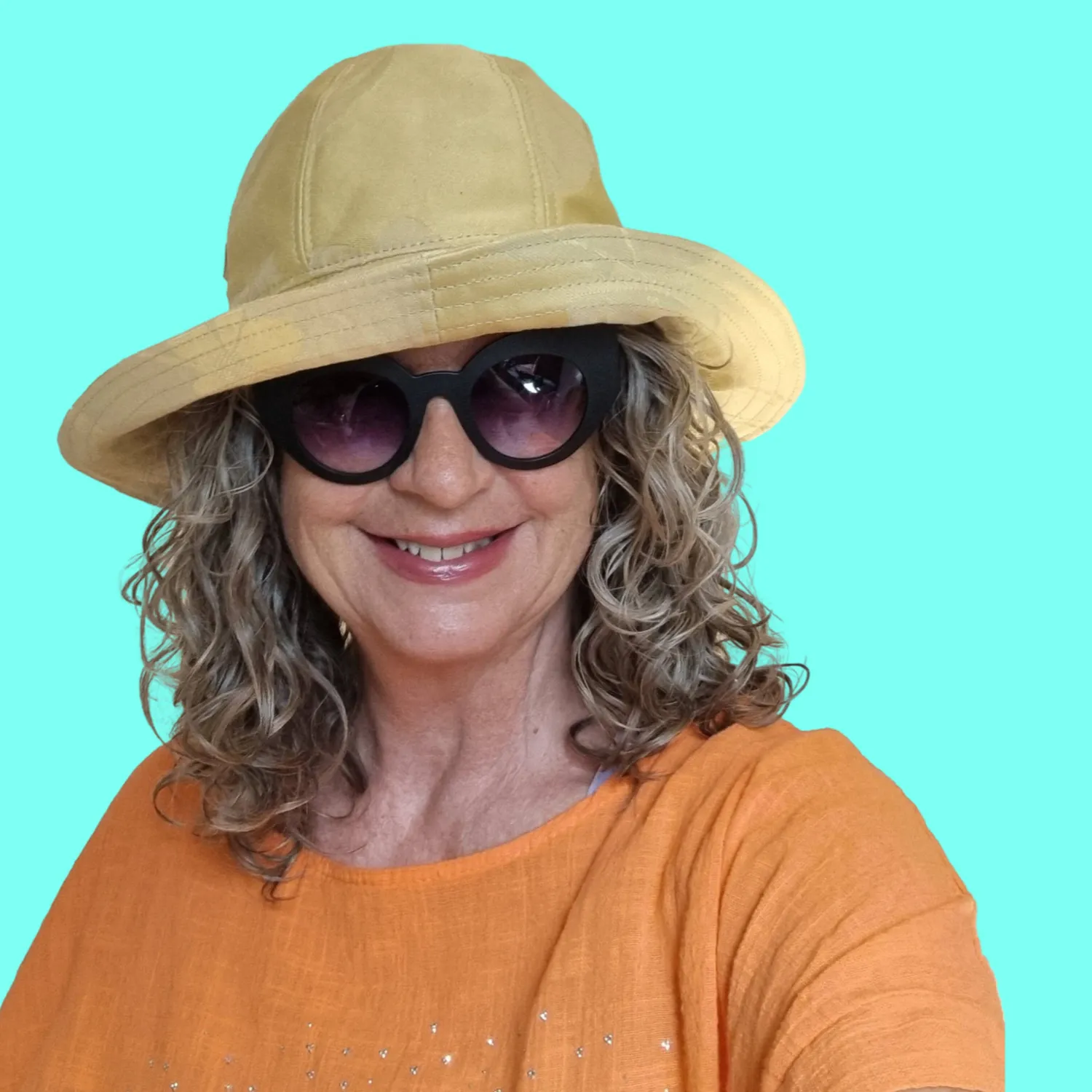 Julia Stray Redesign solhatt bomull vid brem mørk blå