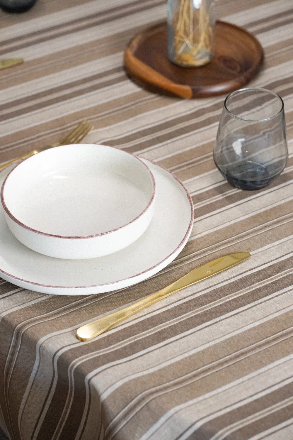 De La Mur Soro duk 200x150 stripet beige