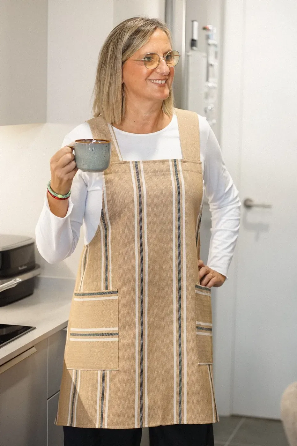 De La Mur Polo kryssforkle sennep beige 105x72 cm lommer