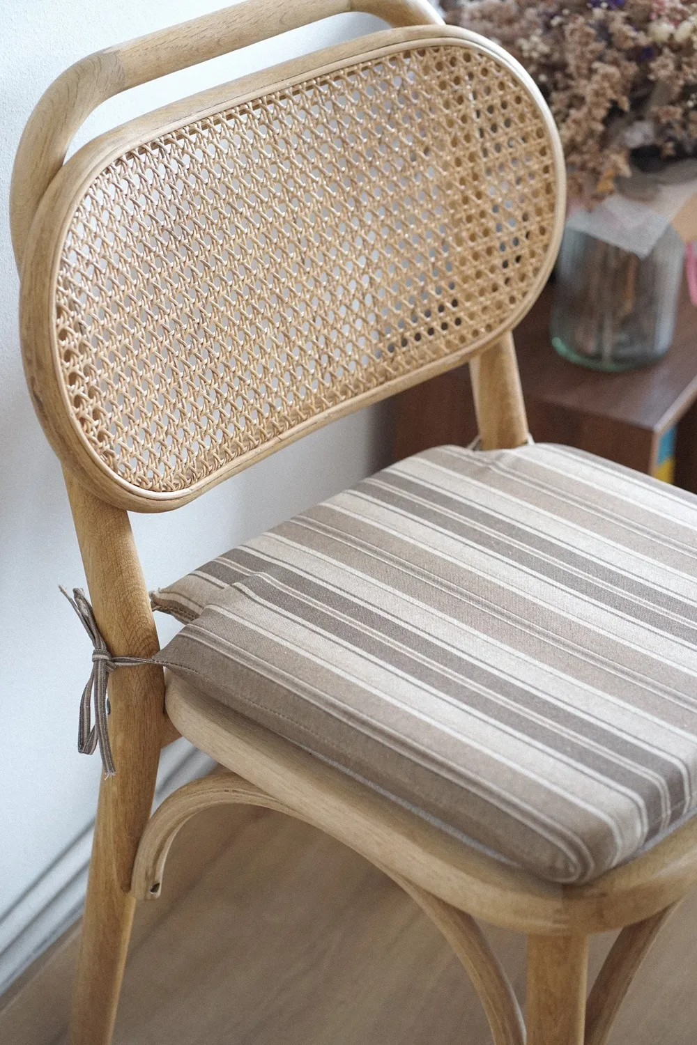 De La Mur Soro stolpute 40x40 cm beige stripet