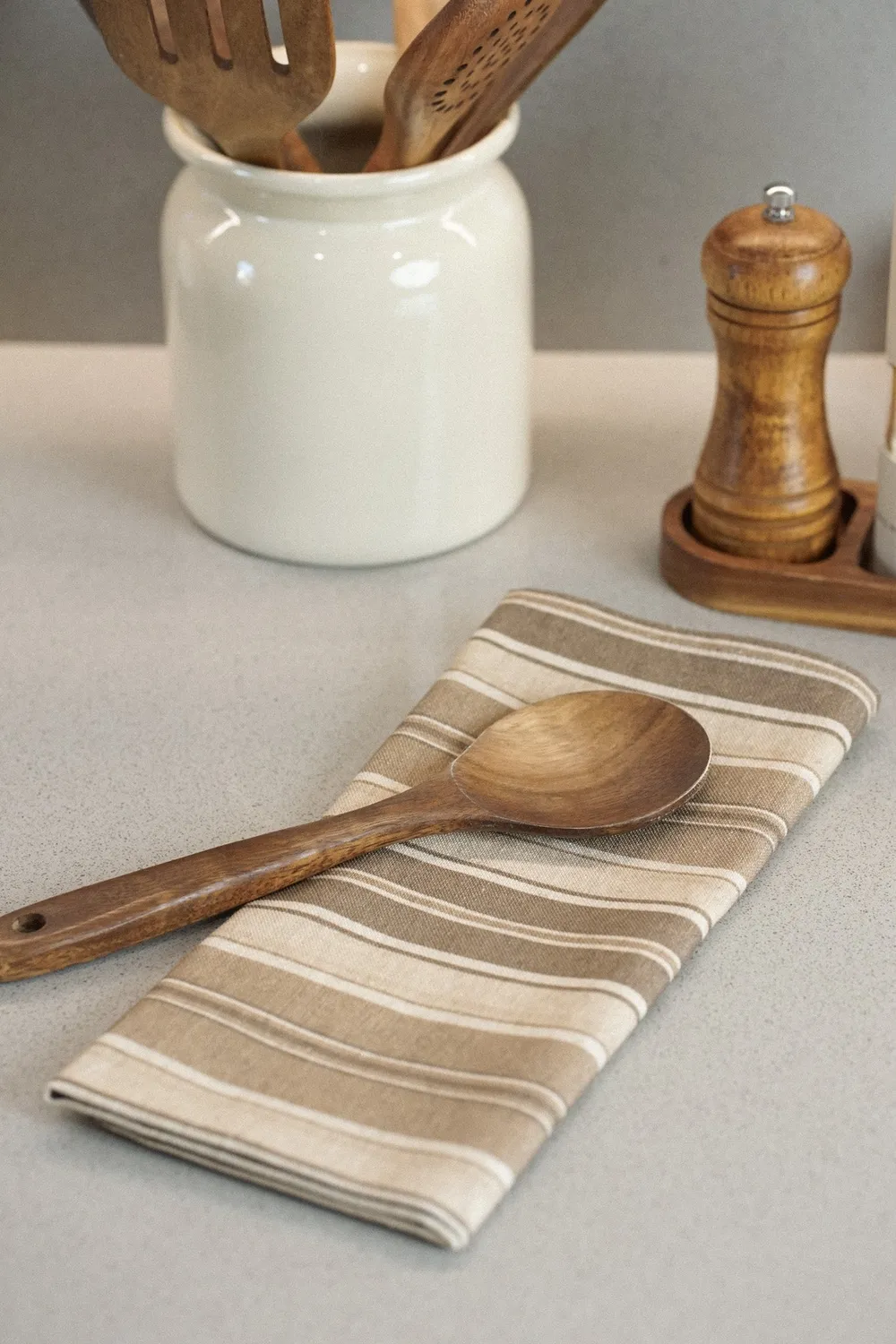 De La Mur Soro kjøkkenhåndkle stripet beige 54x49 cm