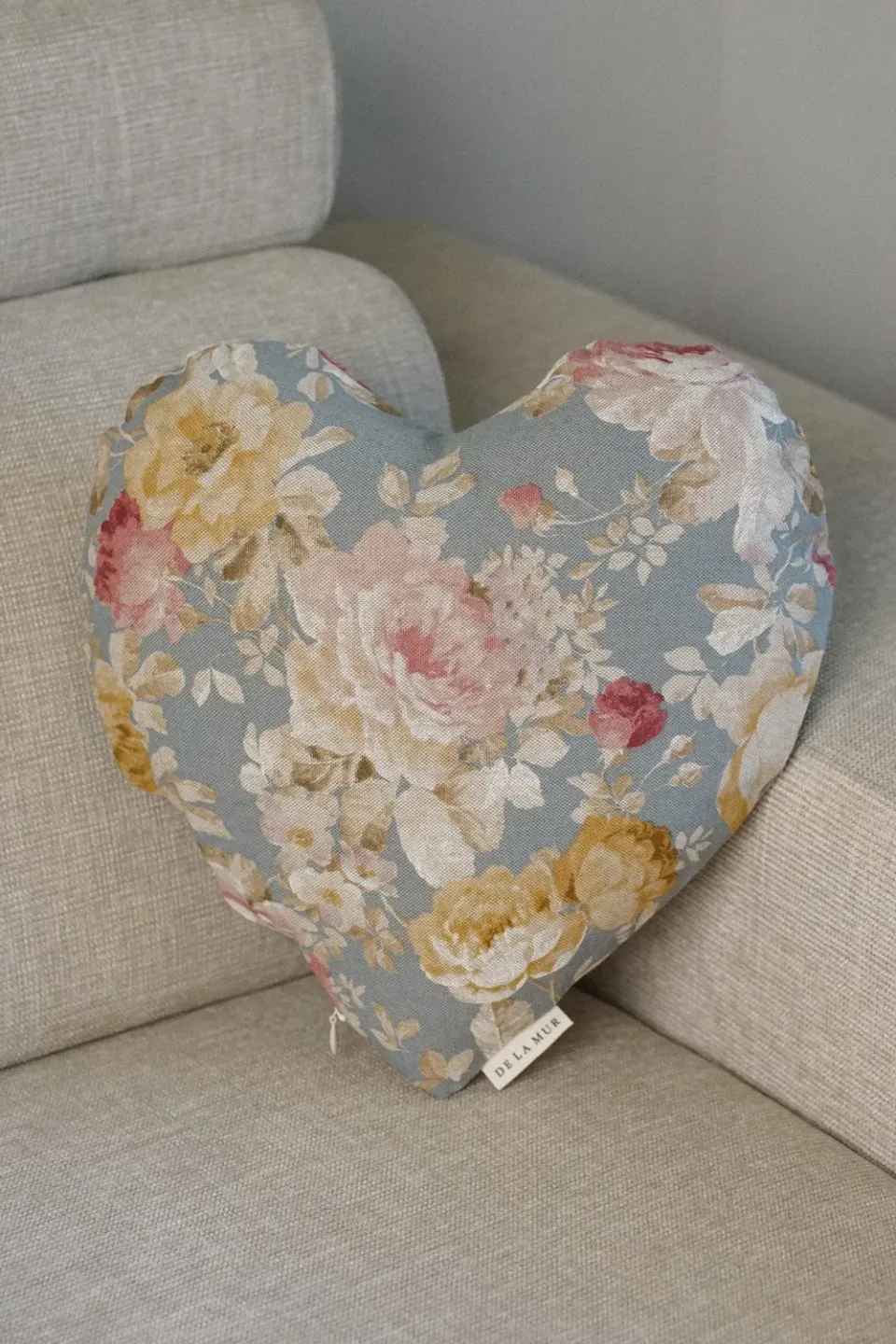 De La Mur Oria hjertepute 33 cm rosa blå blomster