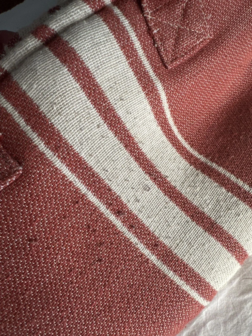De La Mur Calido Capazo kurvveske terracotta jacquard