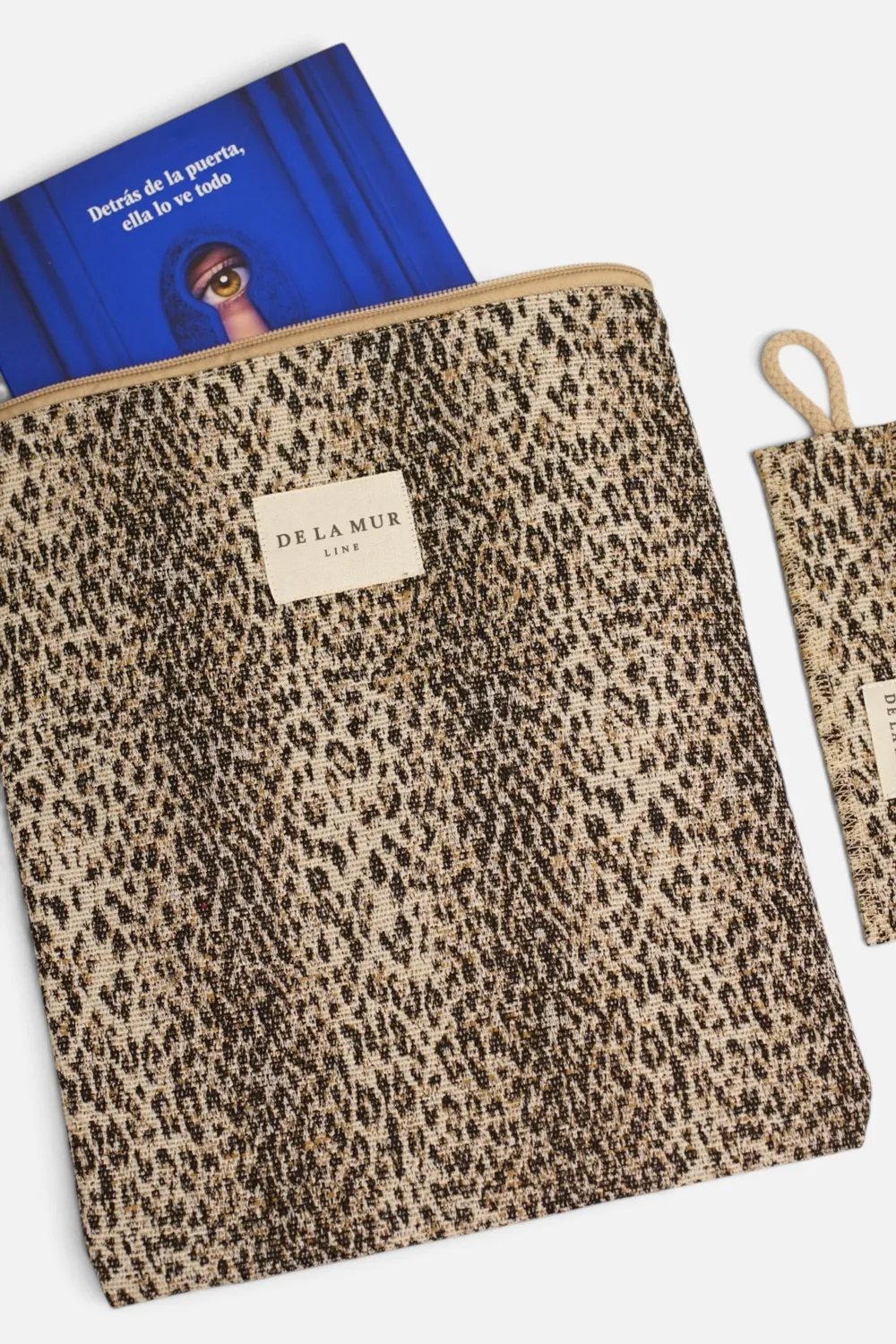De La Mur Leo boktrekk leopard med bokmerke