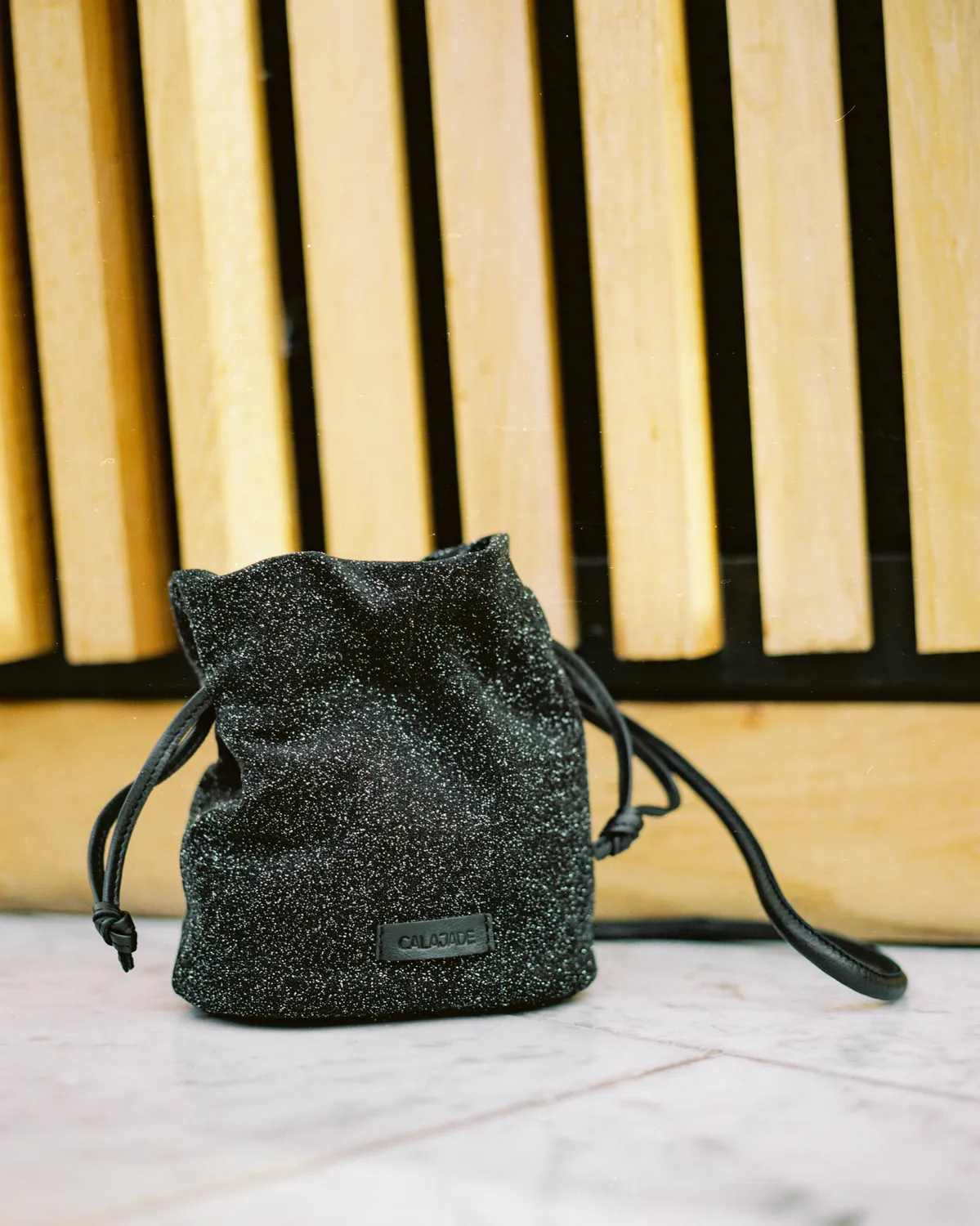 Cala Jade Jael crossbody festveske Black Beam semsket glitter