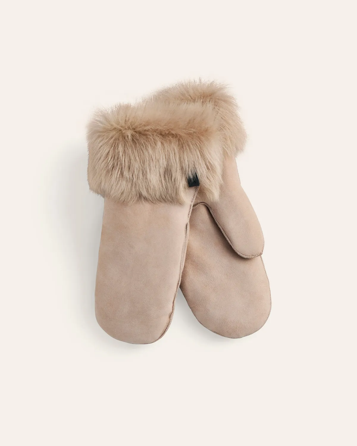 CALAJADE Mila Cuff votter Simply Taupe saueskinn