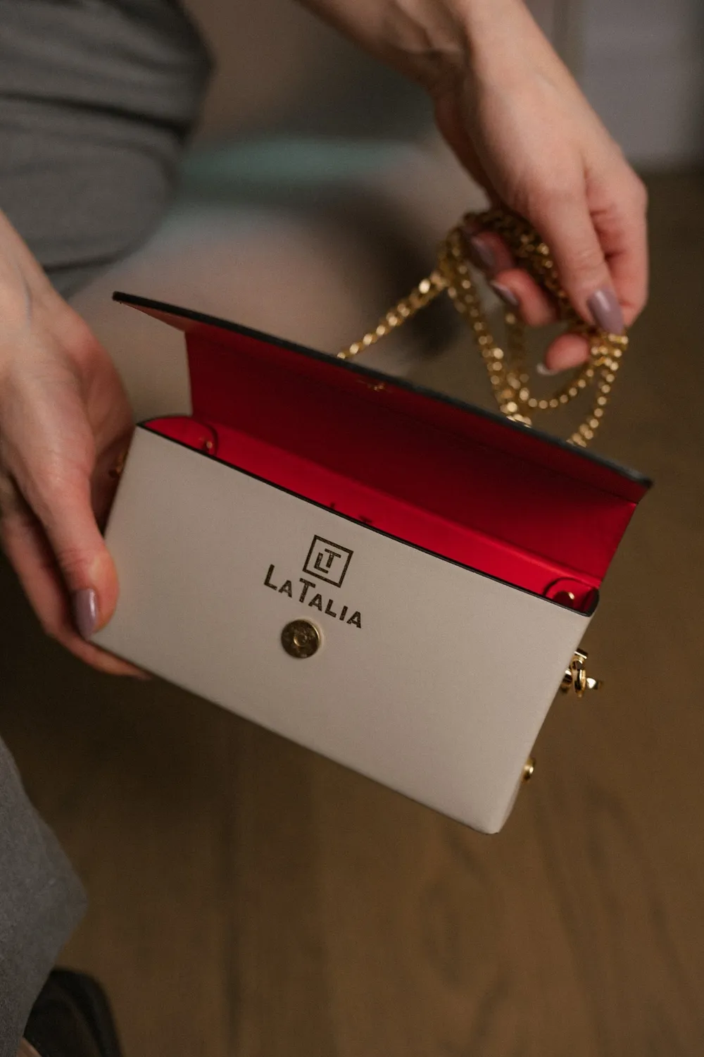 Latalia Fondi clutch skinnveske beige 18 cm