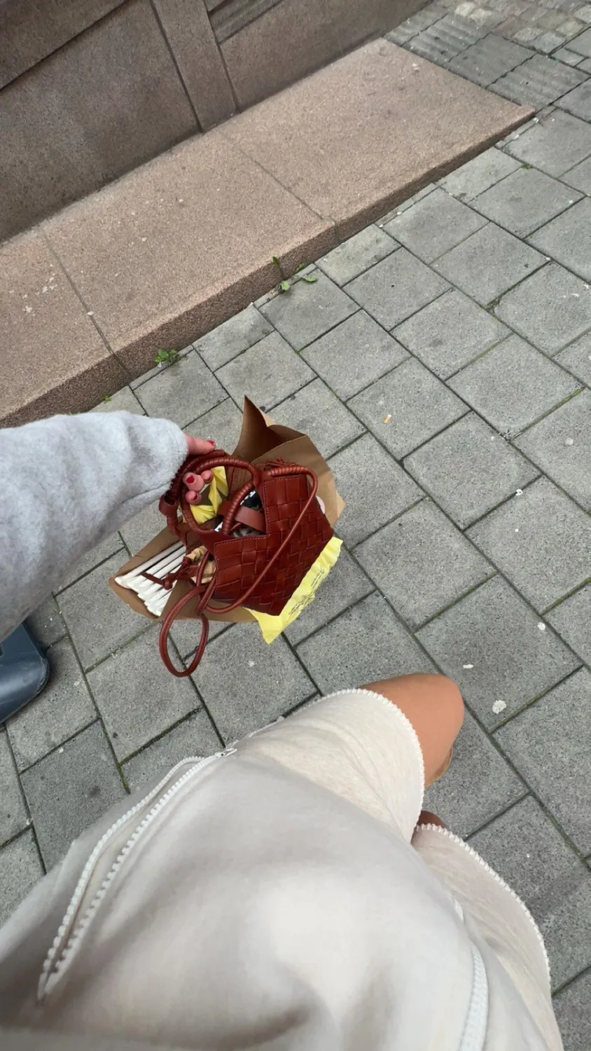 Calajade Misu Mini crossbody nutmeg skinn