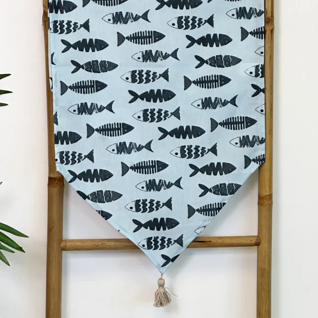 De La Mur Espiga bordløper 42x165 cm blå fisk