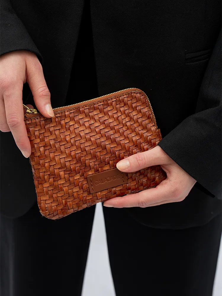 Calajade Batu XS pouch Umber Twill glidelås kuskinn