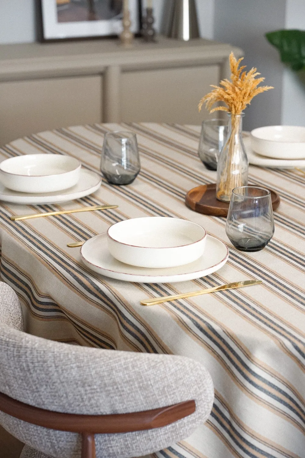 De La Mur Marco bordduk stripet beige 150x150 cm