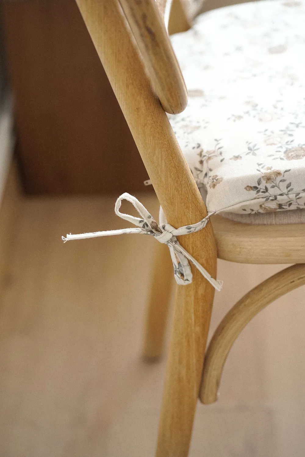 De La Mur Bara stolpute 40x40 blomstret beige