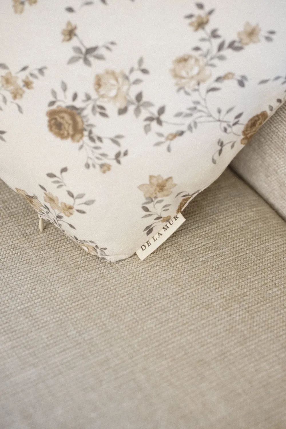 De La Mur Bara hjertepute 33x33 cm beige blomster