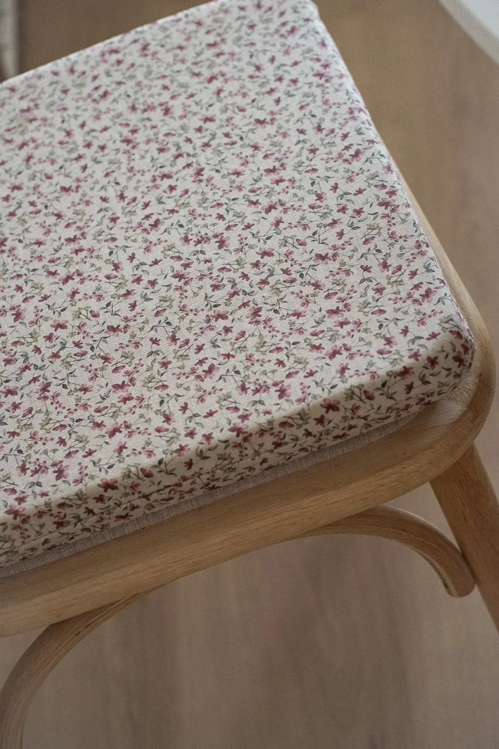 De La Mur Naila stolpute blomstret 40x40