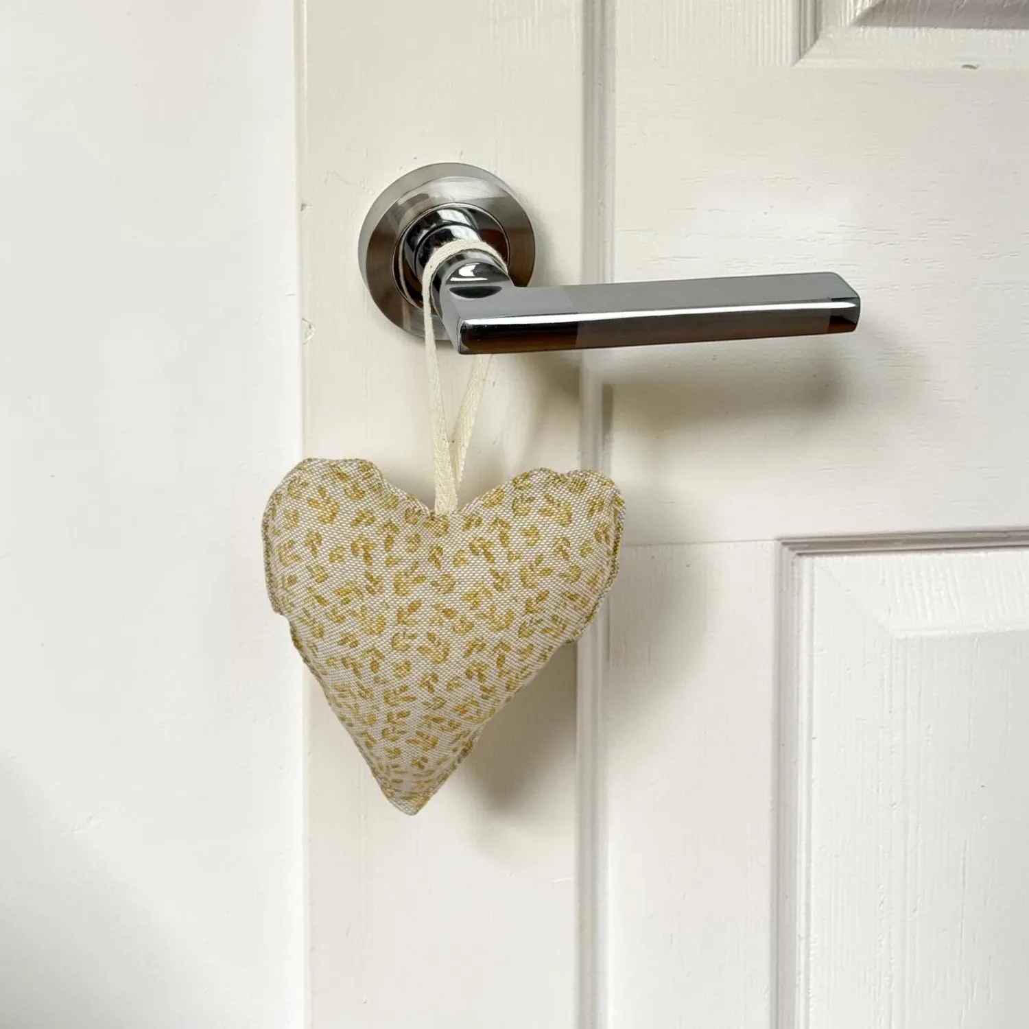 De La Mur Deli Corazón Pequeño pyntehjerte 13 cm blomstret