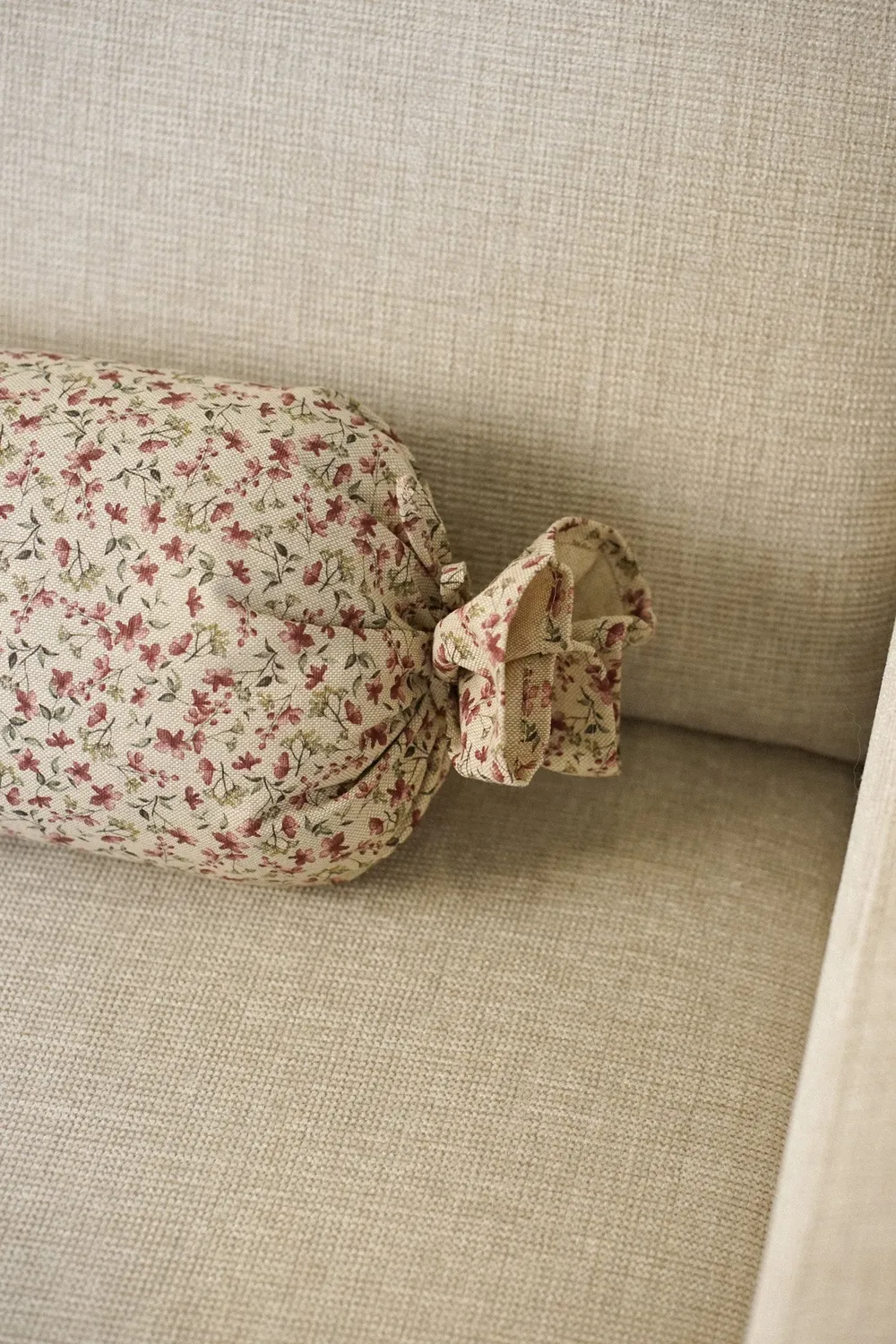 De La Mur Naila pute blomstret rosa