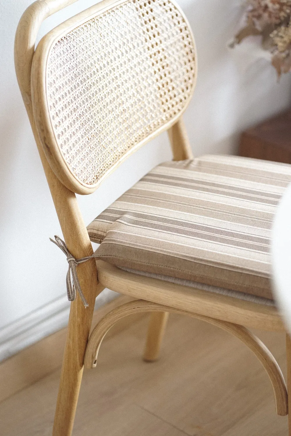 De La Mur Soro stolpute 40x40 cm beige stripet