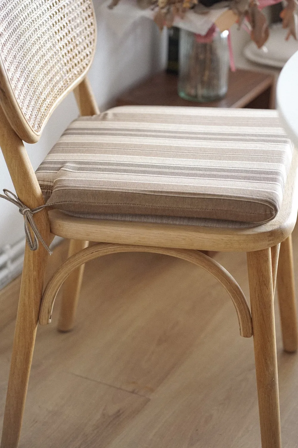 De La Mur Soro stolpute 40x40 cm beige stripet