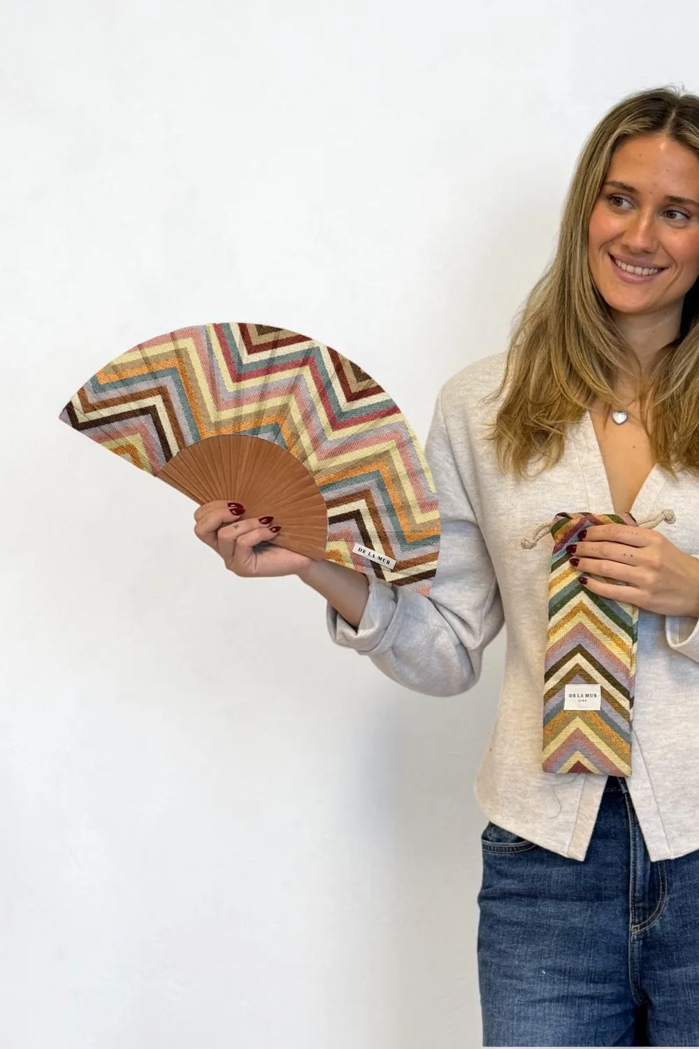 De La Mur Zaga vifte med etui sikksakk 28 cm