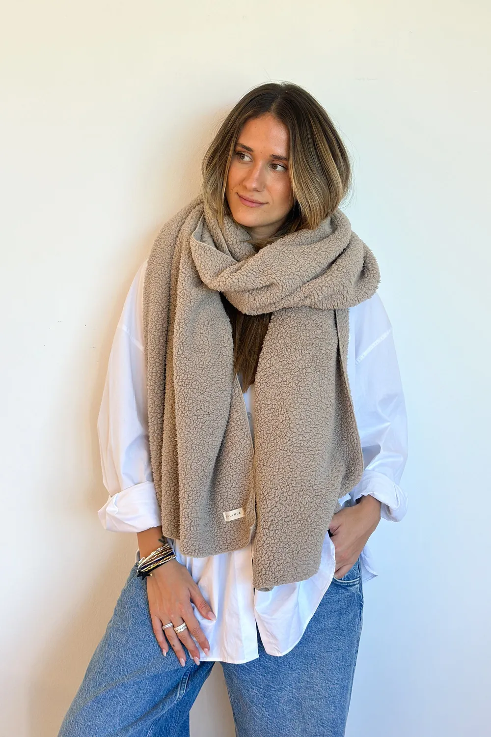 De La Mur Nieve skjerf beige 49x240 cm teddy