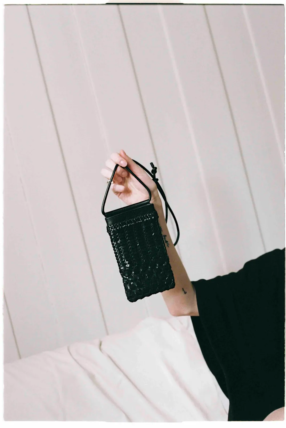 Cala Jade Mia crossbodyveske Black Twill flett