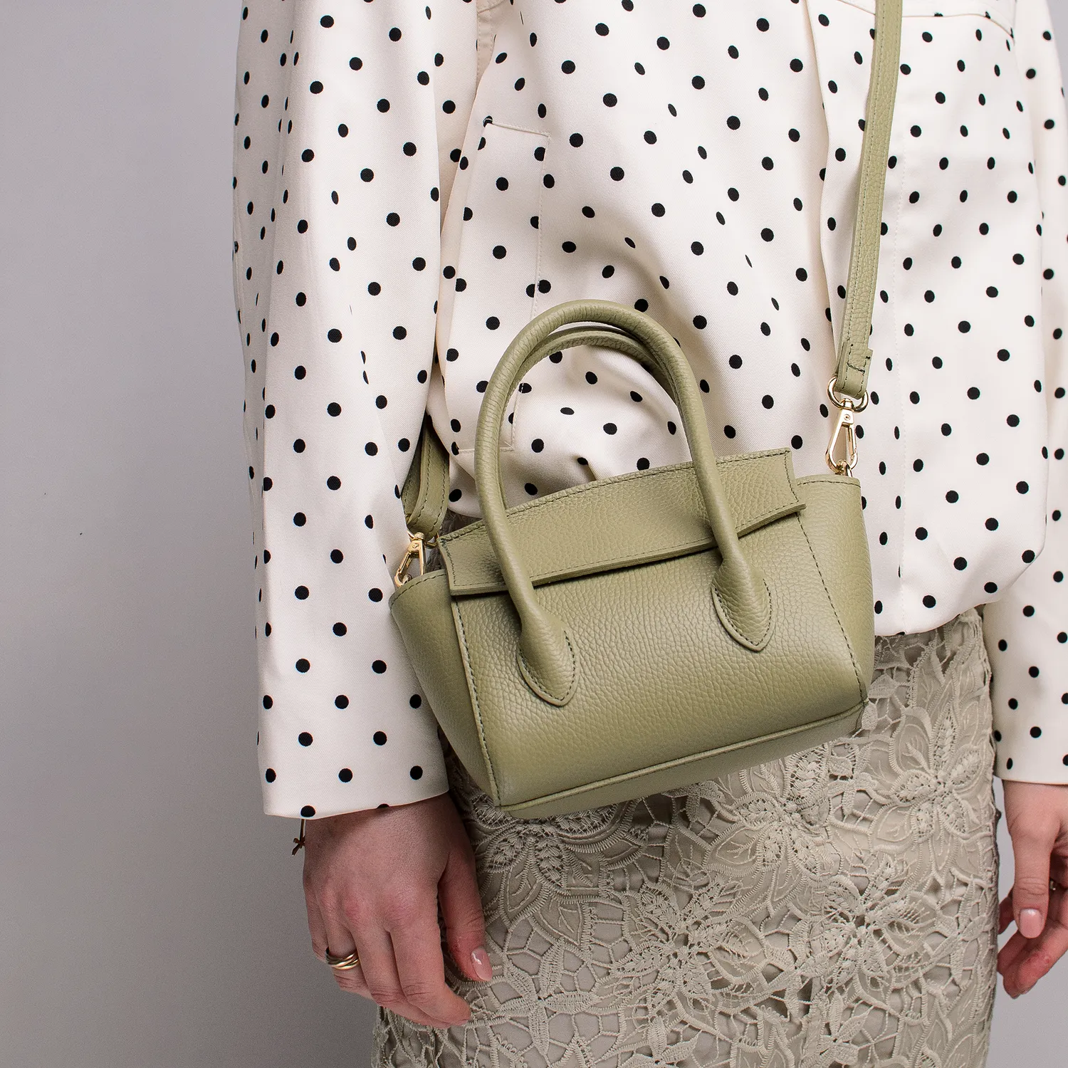 Latalia Bari skinnveske matcha 28 cm