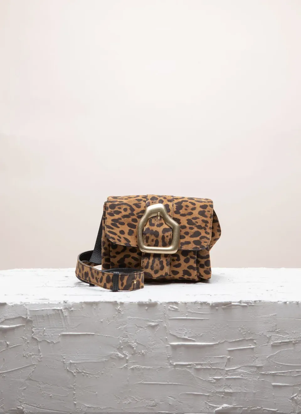 Cala Jade Nami Mini crossbody leo semsket