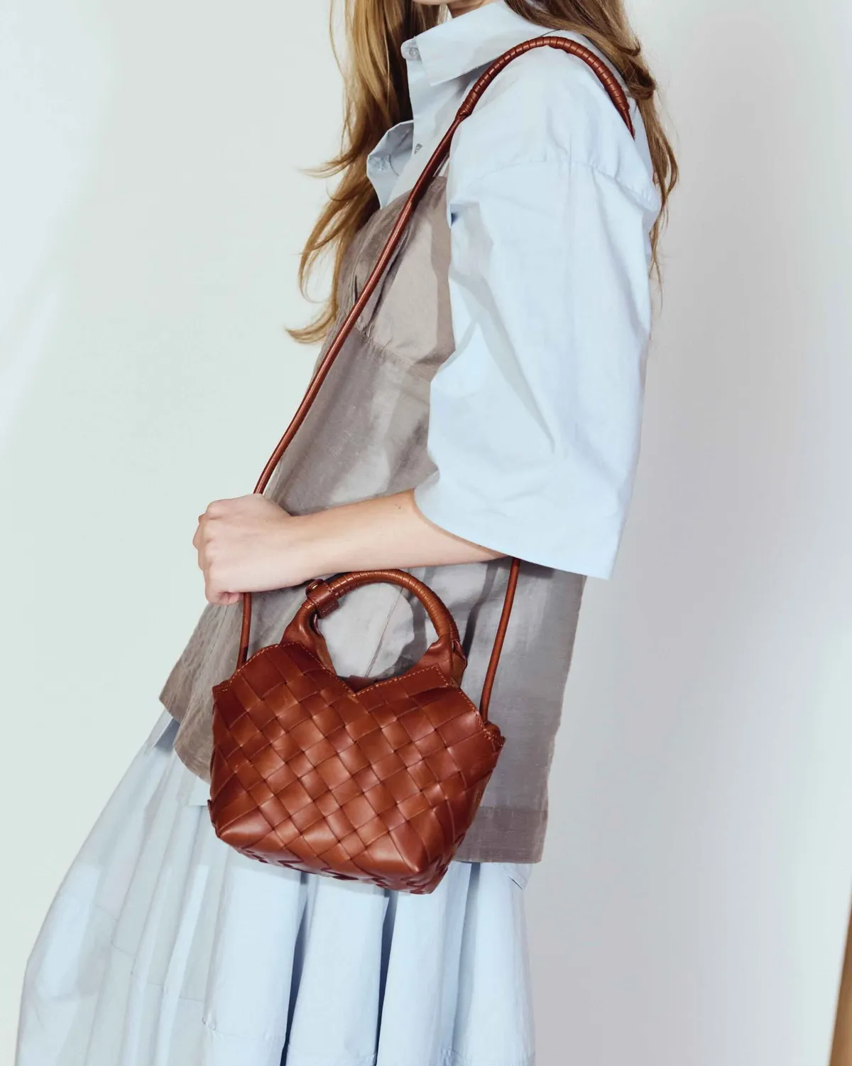 Cala Jade Misu Mini crossbody svart flettet skinn