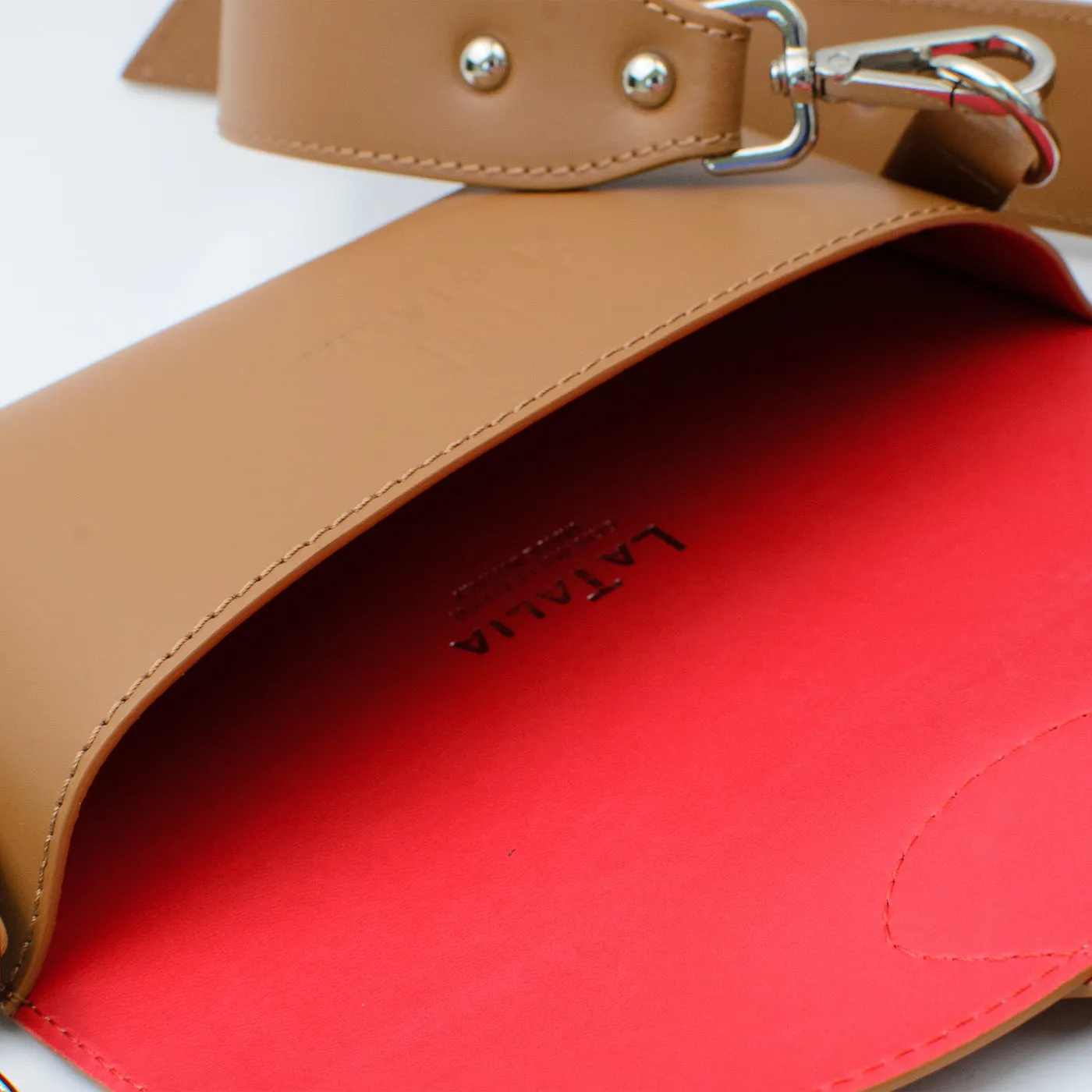 Latalia Monza crossbody skinnveske brun bred reim