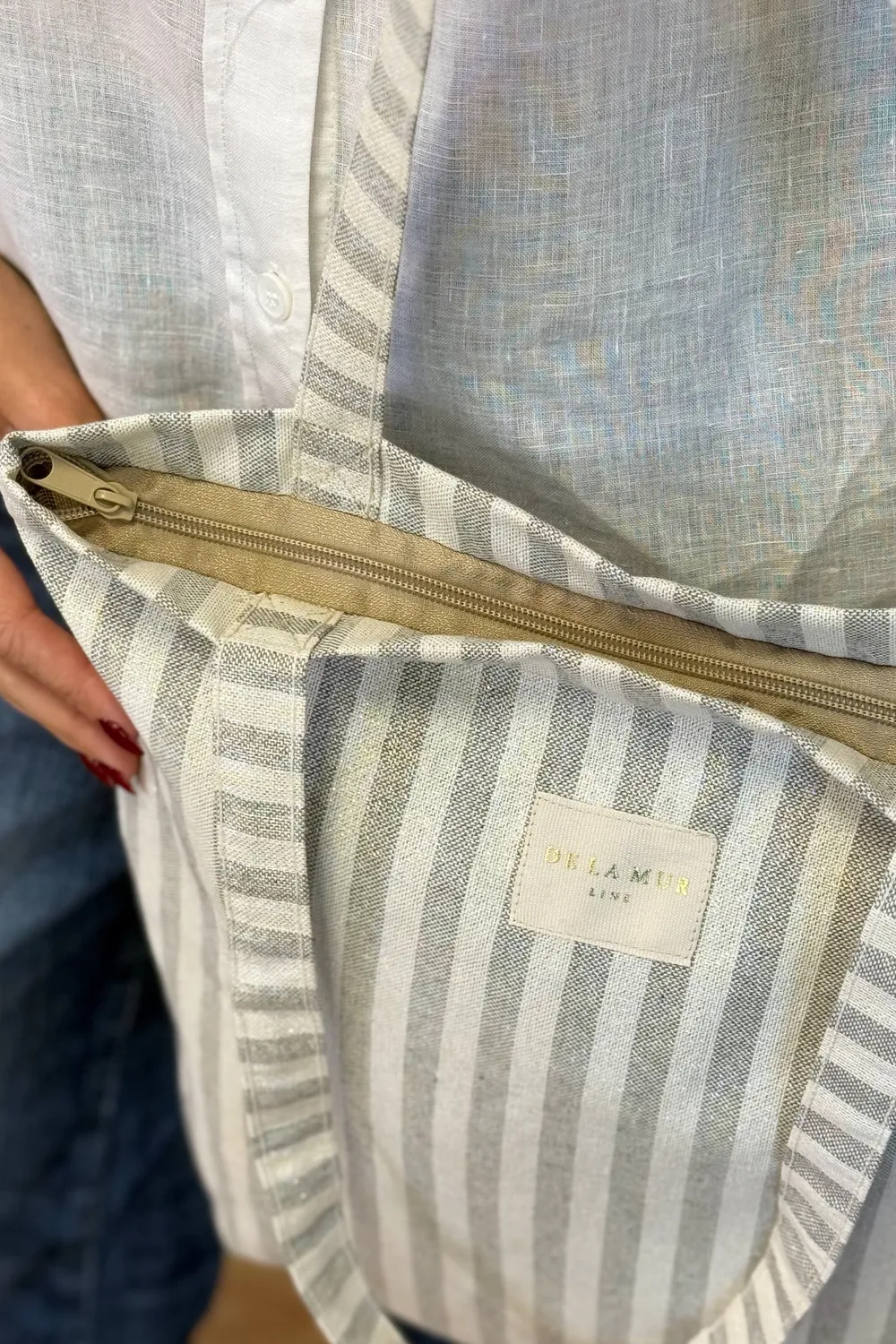 De La Mur Lugris totebag liten grå striper glidelås