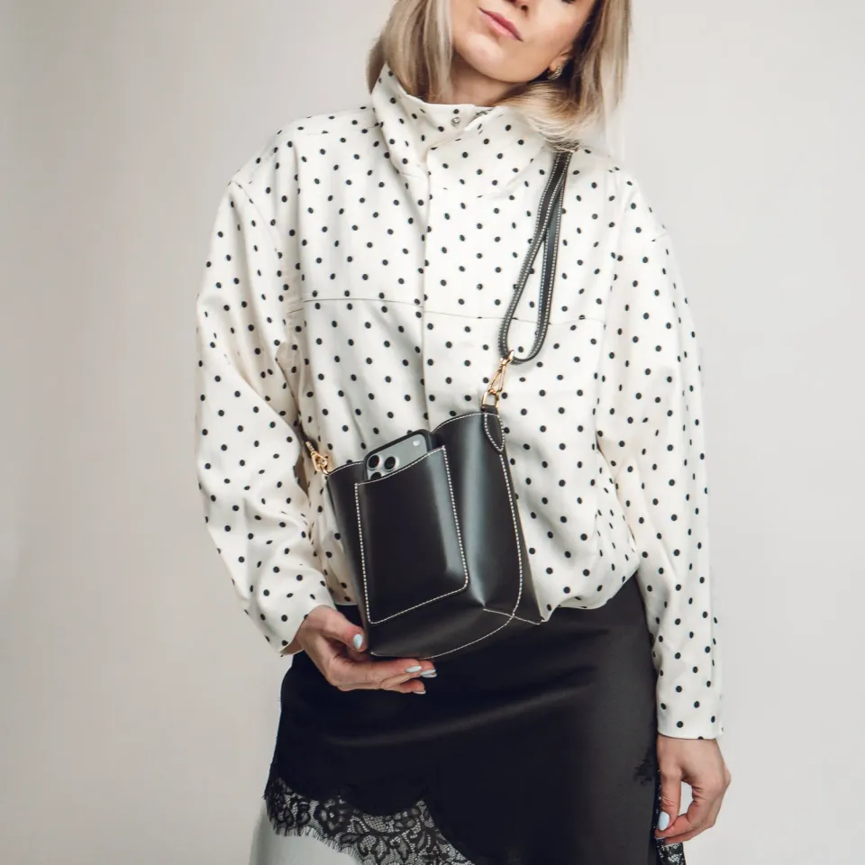 Latalia Fano-mini skinnveske svart 21 cm