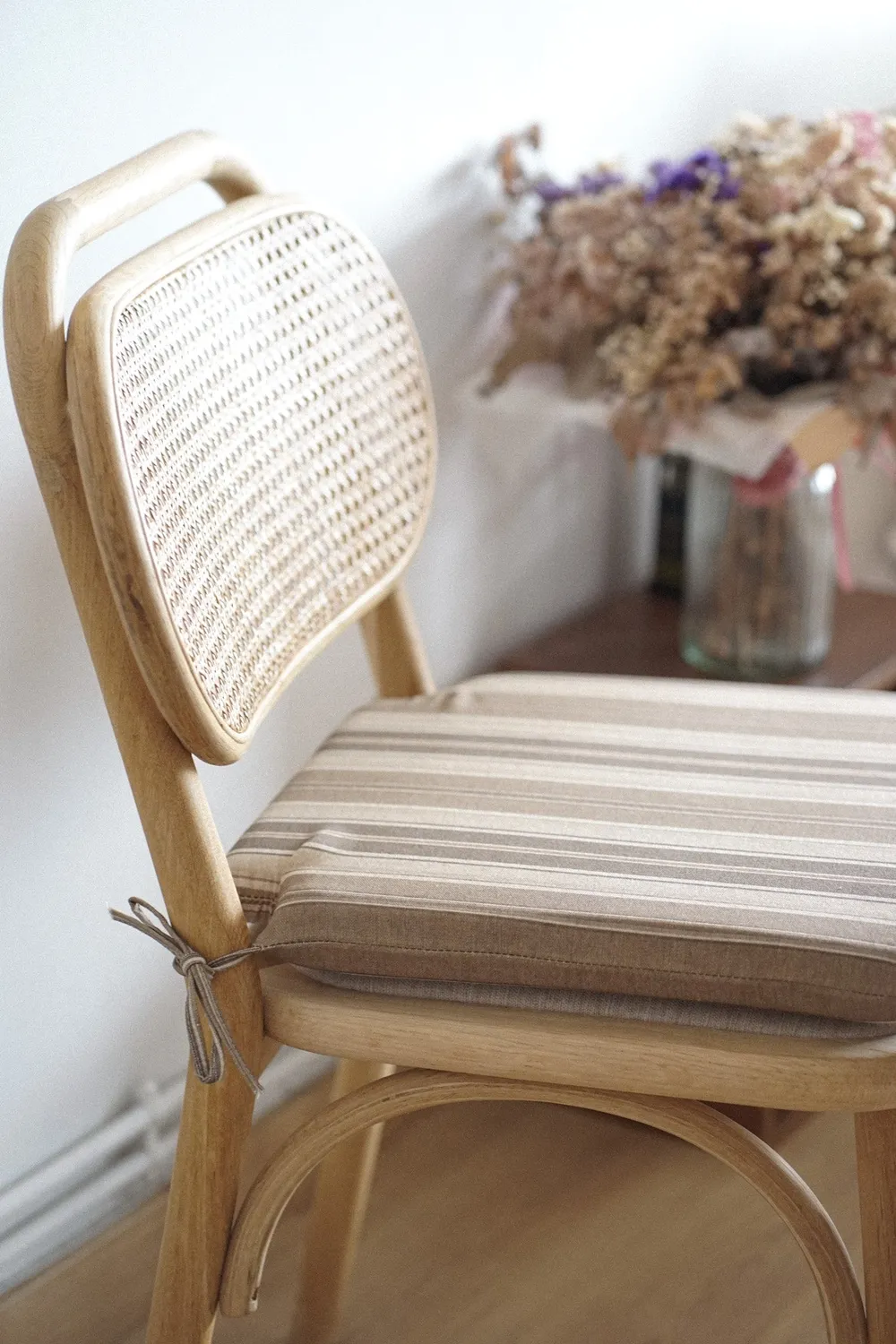 De La Mur Soro stolpute 40x40 cm beige stripet