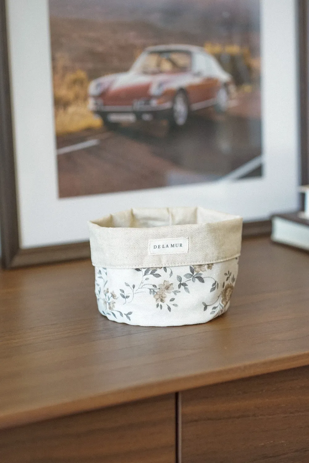 De La Mur Bara oppbevaringskurv beige blomst 11,5 cm