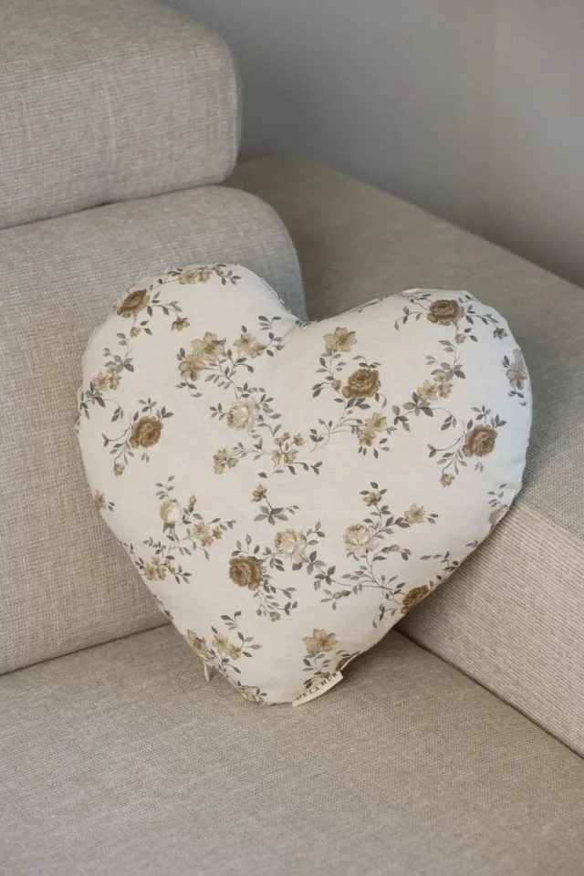 De La Mur Bara hjertepute 33x33 cm beige blomster