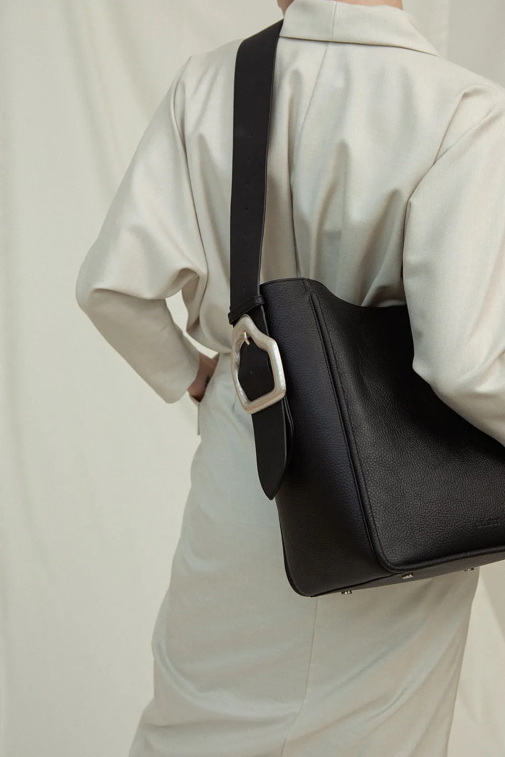 Cala Jade Masago tote ruby brown laptop skinn
