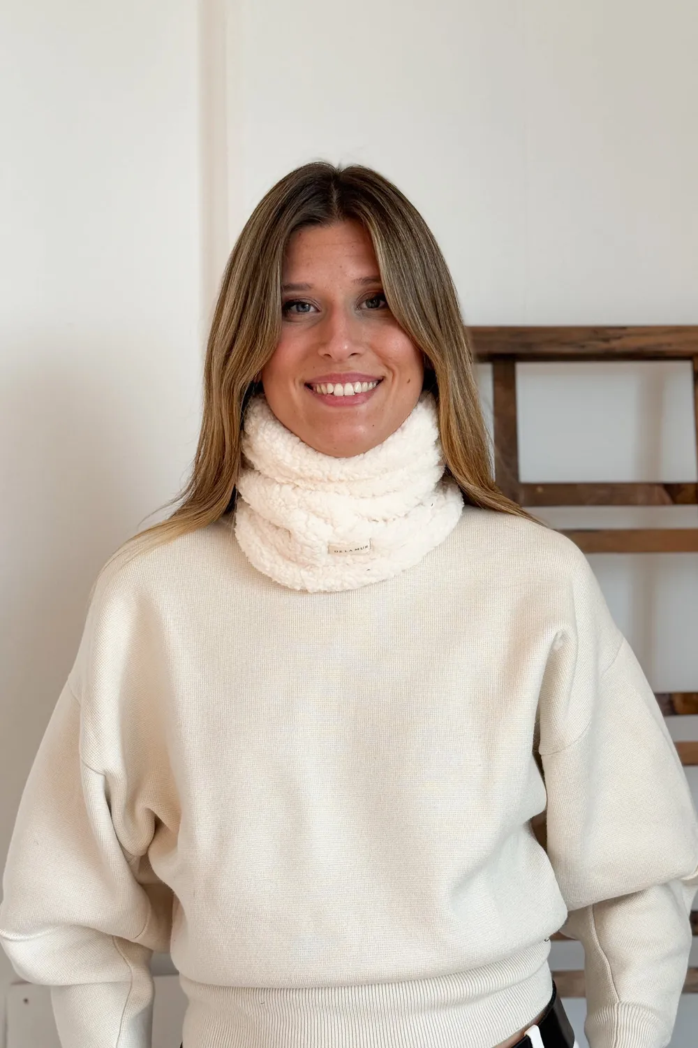 De La Mur Frio halsvarmer 23x27 naturhvit teddy